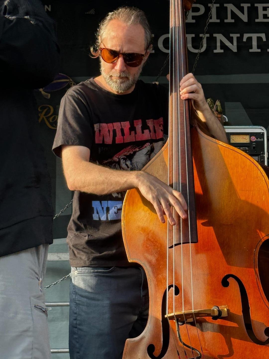 Jerbo Foti playing upright bass